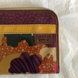 Fossil wristlet